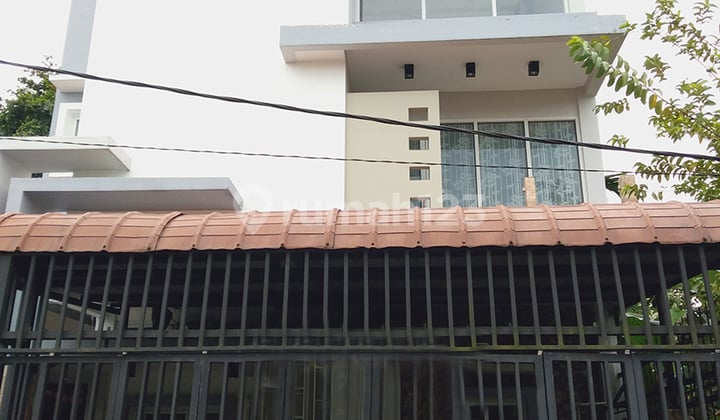 Jual Cepat Murah Rumah 3 Lantai Bonus Furnish Kota Pontianak