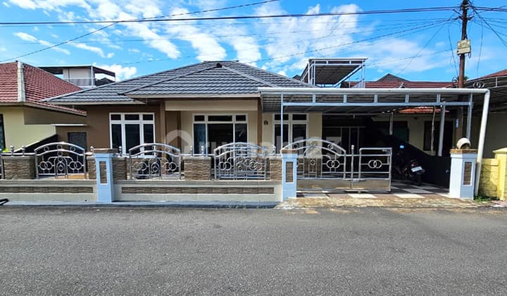 Sewa Rumah Bagus Luas Bebas Banjir Siap Huni Kawasan Aman Nyaman