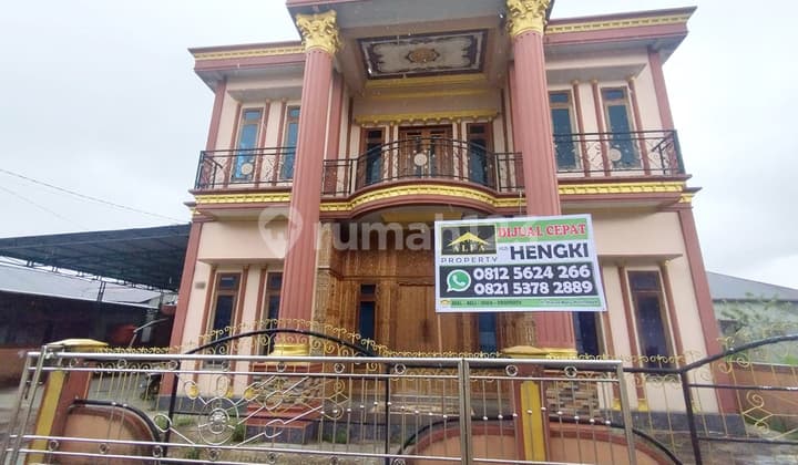 Dijual Rumah Mewah Carport Luas Siap Huni