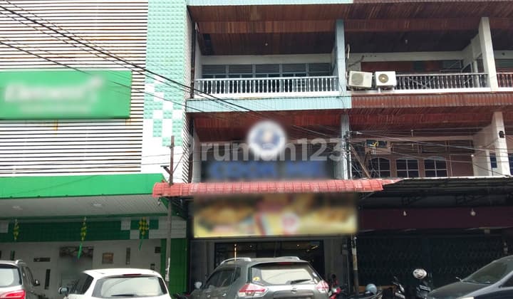 Disewa Ruko Siap Pakai Halaman Luas Pusat Kota