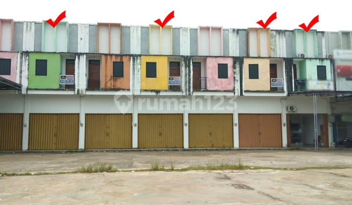 Dijual Ruko Siap Pakai Strategis Halaman Luas