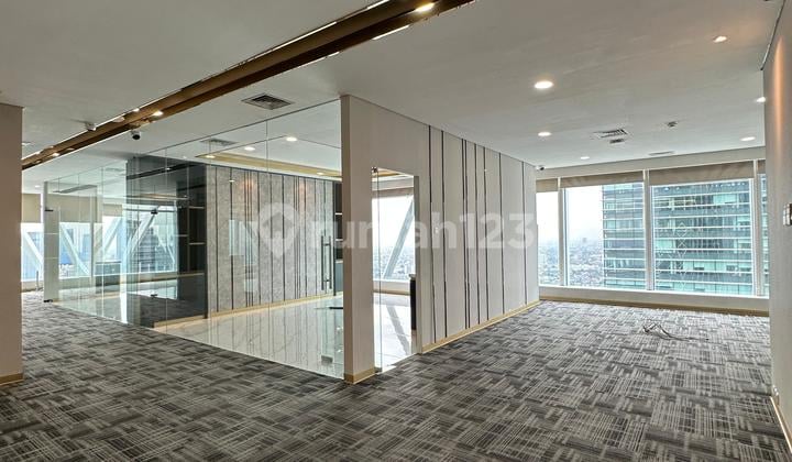 Disewakan Equity Tower di SCBD Jakarta Siap Pakai 6 Ruang Kerja