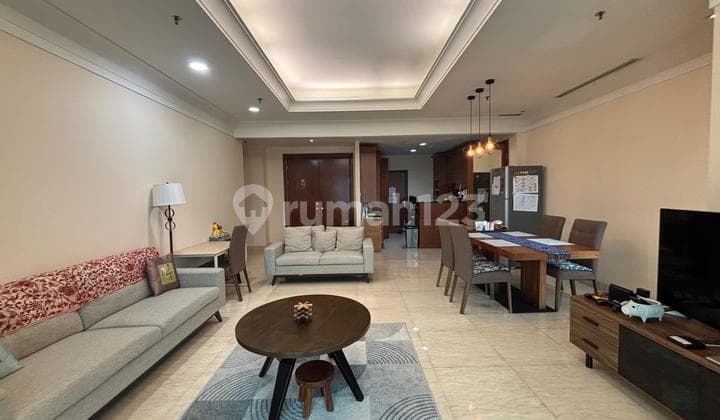 The Pakubuwono Residence 3 Kamar Tidur 245m2 Classic Theme