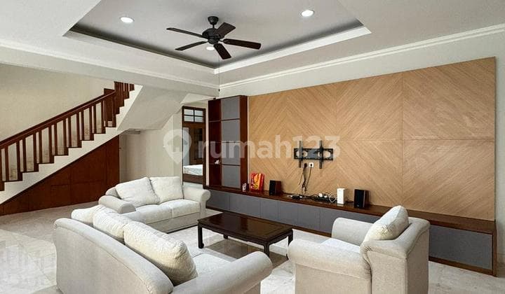 Luxury House in Pondok Indah, Jakarta, 420sqm, Strategic Location Near Mall