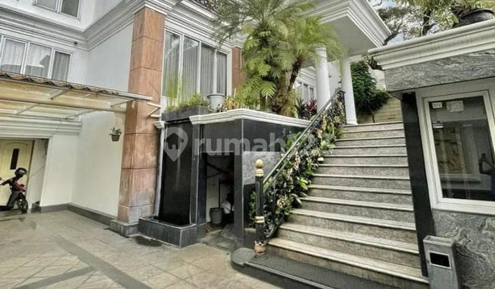 Rumah Cantik Simprug Garden Jakarta Selatan