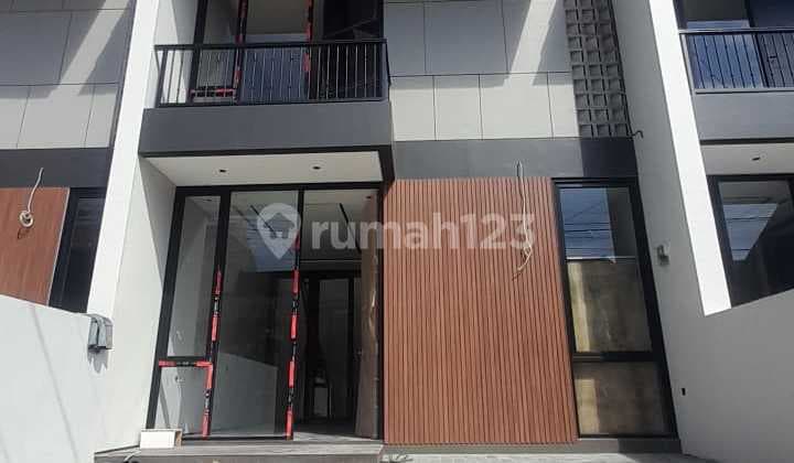 New House in Taman Kopo Indah Tki Bandung