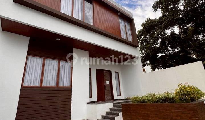 Rumah 2 Lantai Siap Huni Cluster Bukit Golf Residence, Kondisi New dan Renovasi Konsep Modern Batam