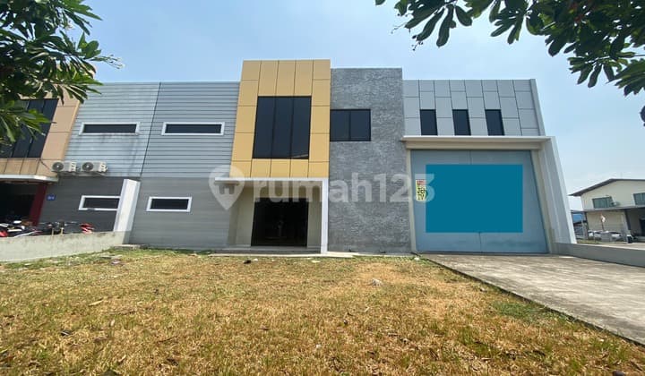 For Sale Warehouse in Marunda Center, Marunda