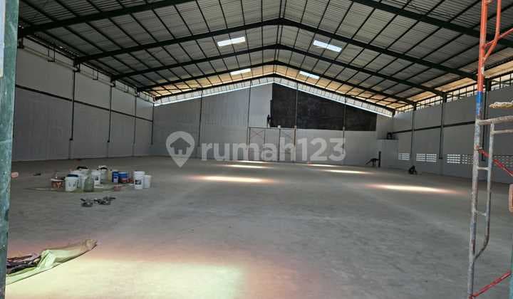 Warehouse for Rent with Office on 2nd Floor. Maximum Warehouse Building Up to 900m, Rarely Available.