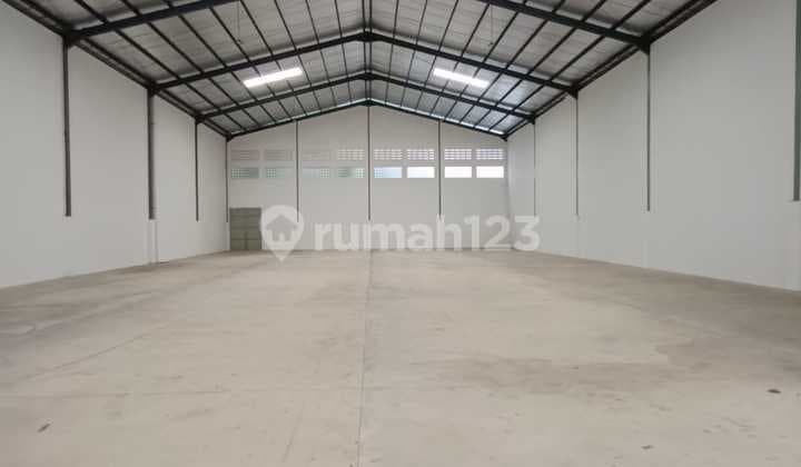 Wtl Warehouse Brand New Cikupamas
Land Area 1200
Building Area 720m
Office 240m
Bathrooms 3
Power 11kVA
Floor K 250
Ceiling 8 - 10m
Industrial Gas
Price 730 Million/Year Net