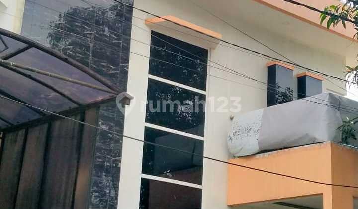 Dijual Cepatrumah Hook 3 Lantai Di Muara Karang , Hadap Taman.shm12 X 153 Lantaihadap Utarabebas Banjirlistrik 5500 Pamk.tidur 3 K.mandi 3lantai 3 (ada 7 K.tidur + 2 K.mandi) Ada Akses Tangga Tersendiri, Bisa Utk Kos.struktur Beton Tebal & Kokoh