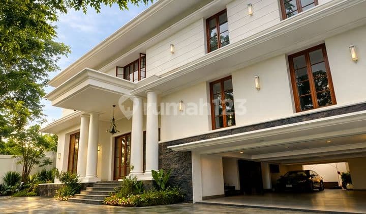 For Salekemang Dalamjakarta Selatanspesifikasi:- Luas Tanah: ± 1.066 M²- Luas Bangunan: ± 881,62 M²- Bangunan: 2,5 Lantai- Kondisi: Brand New & Fully Furnishedfasilitas:- Kamar Tidur: 6- Kamar Mandi: 8- Kamar Tidur Art: 4- Kamar Mandi Art: 2- 2 Study Room