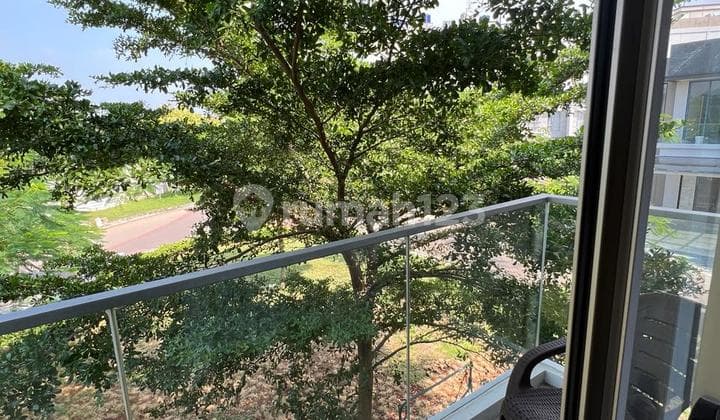 For Sale Golf Island PIK Corner House Fully Furnished
Land Area: 225m2 (15x15)
Building Area: 213m2
Bonus: Large Garden 10x15
2-Story Building
3 Bedrooms + 1 Maid's Room
3 Bathrooms + 1 Maid's Bathroom
North Facing
AJB Ready, Eligible for KPR
Back Area Already Has Canopy and Tiles for Kitchen