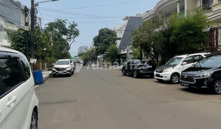 Tanah Kosong Blok 8 Jalanan Lebar 4 Mobil 300 M Hadap Barat