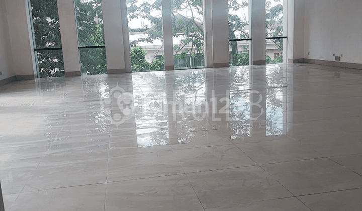 Ruang Usaha Mainroad Naripan Tambolong Lengkong Bandung