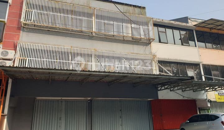 Ruko Gandeng 3 di Jalan Panjang Kedoya Jakarta Barat
