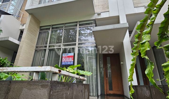 Rumah Mewah di Cluster Elite Residence 28 Jakarta Barat