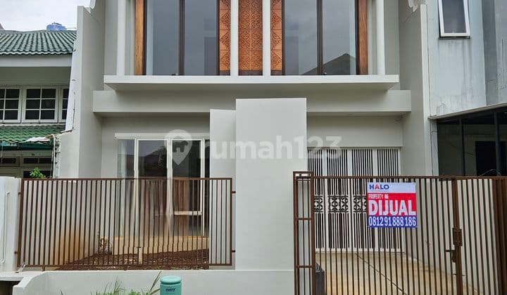 Rumah Modern di Taman Kebon Jeruk Intercon Jakarta Barat