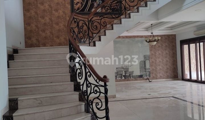 Rumah Mewah Lokasi Terbaik di Taman Kebon Jeruk Intercon Jakarta Barat