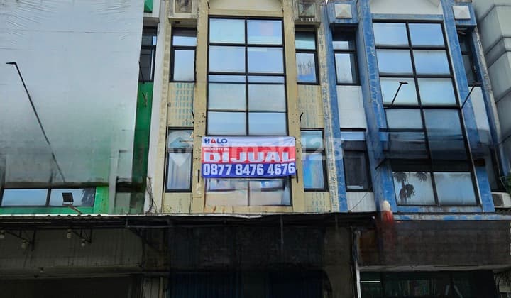 3-Storey Shop House in Gading Serpong Main Boulevard