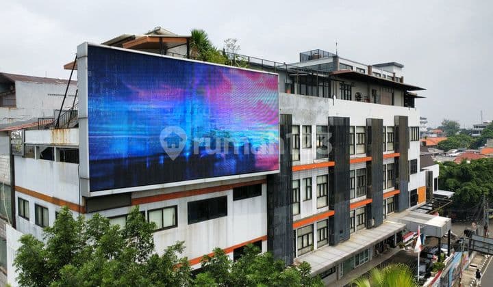 Gedung Di Sultan Iskandar Muda Jakarta Selatan