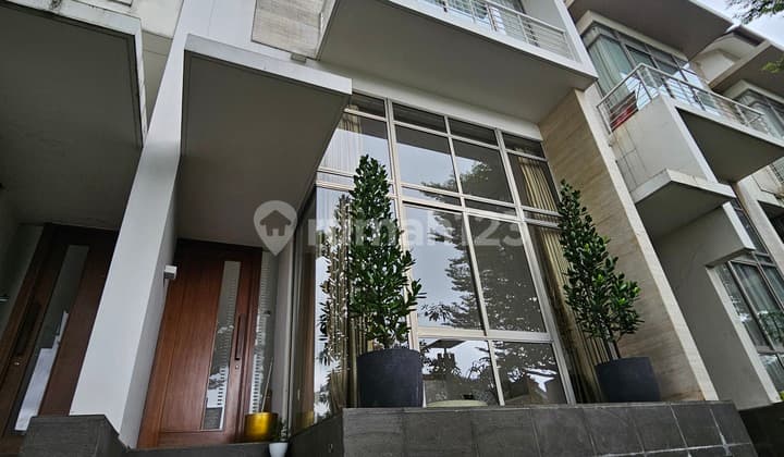 Luxury Townhouse @ Residence 28 Kedoya Kebon Jeruk Jakarta Barat
