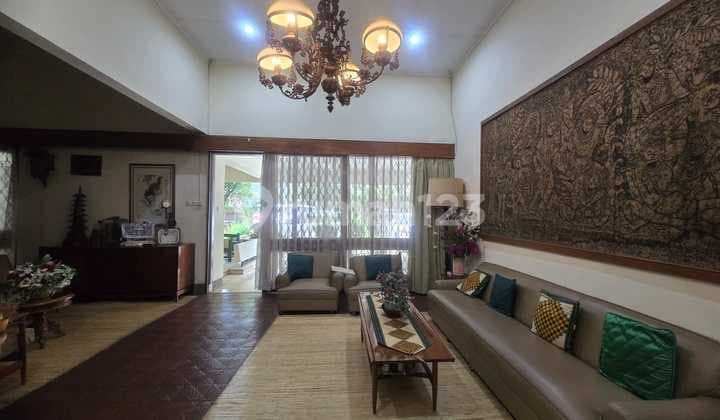 Rumah Nyaman Semi Furnished Ex Kos Kosan di Dago, Bandung. Eksklusif, Strategis Dan Asri