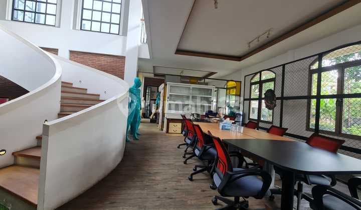 Rumah Cocok Untuk Kantor, Lokasi Premium di Jl dr Otten, Bandung