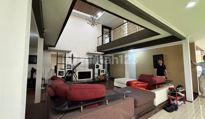 Rumah 2 Lantai Luas & Siap Huni di Setraduta – Lokasi Nyaman, Harga Termurah