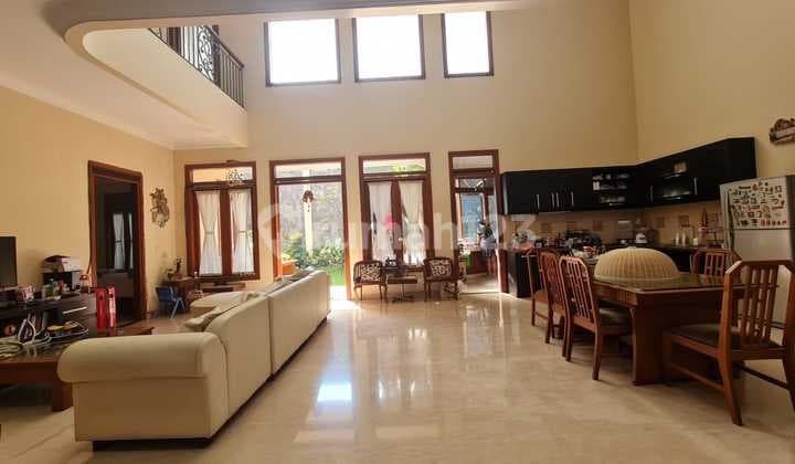 Luxurious 3-Story House in Setraduta Pasteur Wing – Spacious, Well-Maintained, and Move-In Ready