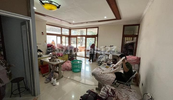 Rumah Luas Hitung Tanah Cocok Untuk Kantor atau Usaha di Sayap Cipaganti, Bandung Kota