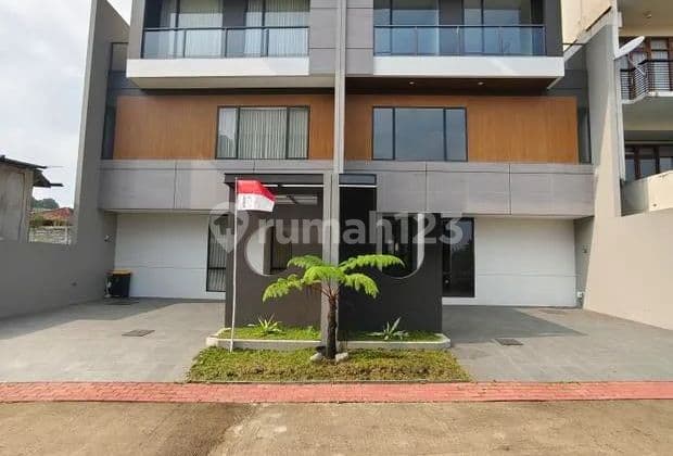 Rumah Baru 3 Lantai di Setra Duta Bandung - Ada Kolam Renang, Rooftop. Dekat Tol Pasteur
