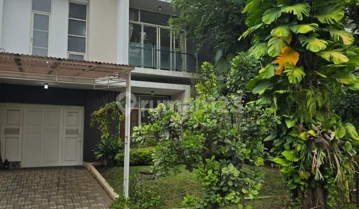 Rumah Cantik & Asri 2 Lantai dengan Taman Belakang di Kbp-Kota Baru Parahyangan
