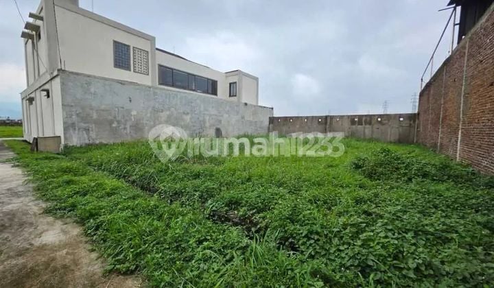 Strategic Land, Busy Location Near Telkom University Suitable for Office, Boarding House, Dormitory, or Investment. Near Buahbatu Toll Gate, Bandung