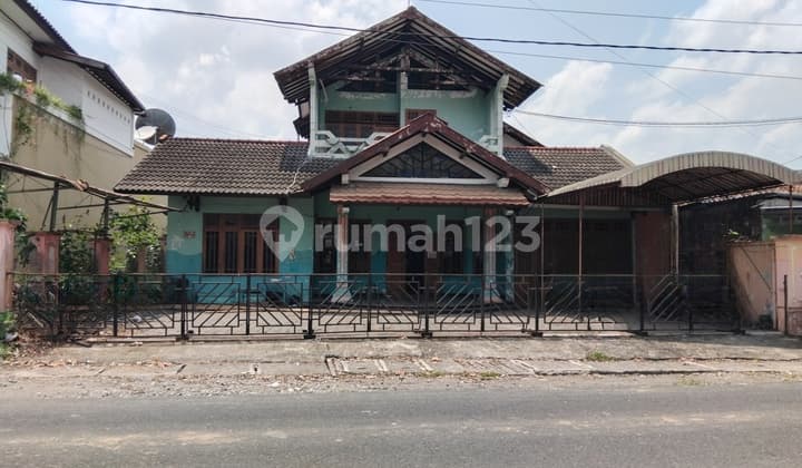 Rumah Luas 2 Lt Di Maguwoharjo Dekat Kampus, Siap Pakai.