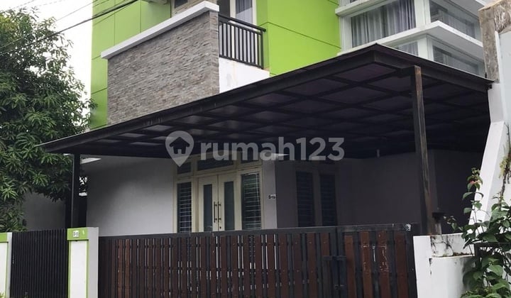 Rumah 2 LT Furnished, di Utara Tugu Yogyakarta, Dekat Hotel Tentrem.