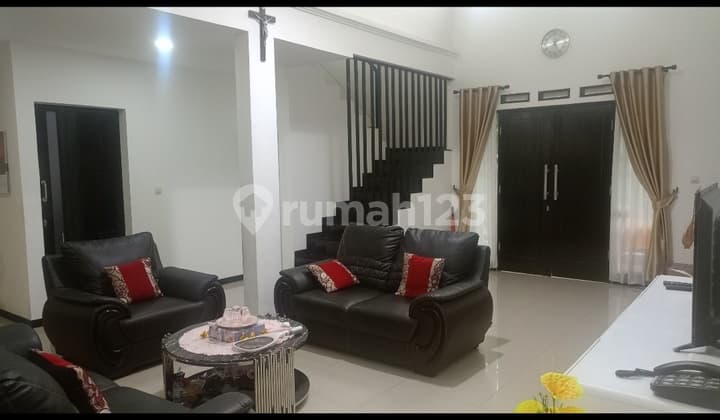 Rumah Strategis Hook Siap Huni, Taman Kopo Indah