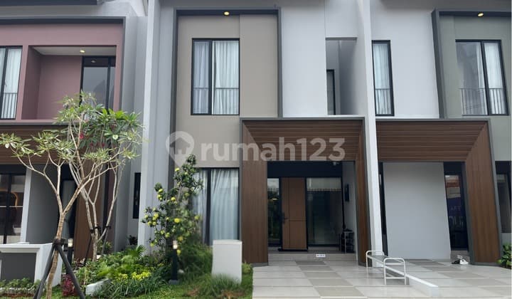 Rumah 3 Kamar Tidur Dekat Binus Alam Sutera dan Tol, DP Dicicil