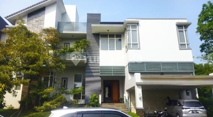 Rumah Mewah di Telaga Golf BSD