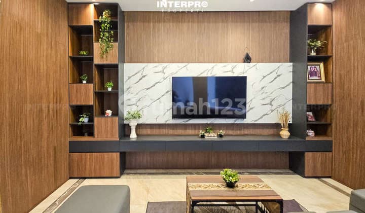 Rumah 2,5 Lantai Permata Buana Lokasi Bagus Baru Renovasi - 190m2