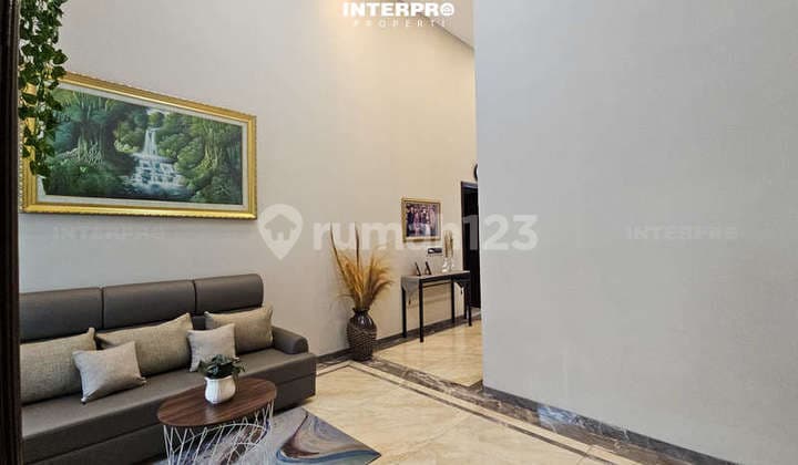 Rumah 2,5 Lantai Permata Buana Lokasi Bagus Baru Renovasi - 190m2