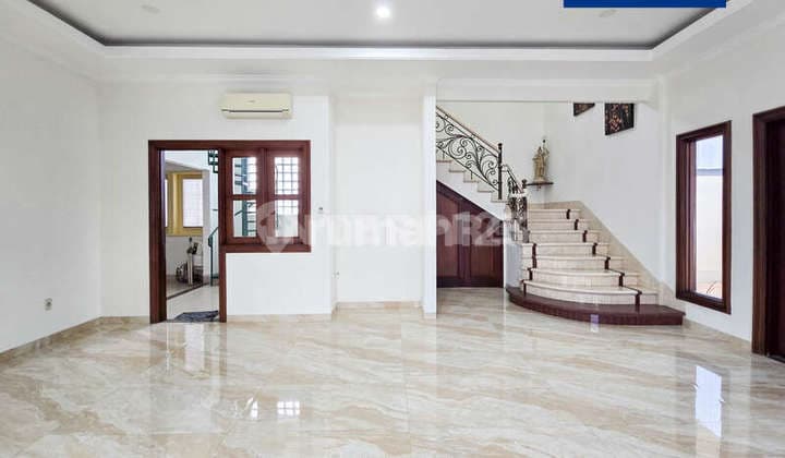 Rumah Hoek Puri Indah 2 Lantai Cluster Elite Siap Huni Lt 274M2