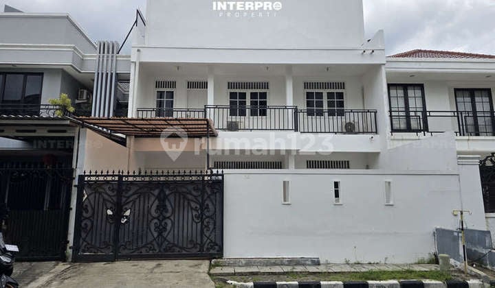 Rumah 2 Lantai Disewakan Permata Buana Cluster Pulau Ayer - 180m2