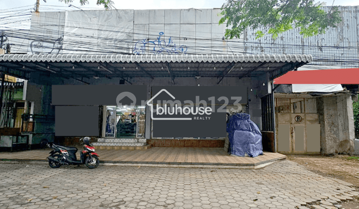 Rumah Usaha Strategis Dekat Akses Tol di Letjen Sutoyo