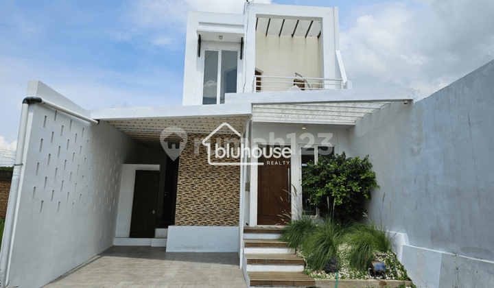 Rumah 2 Lantai Full Furnish di Area Wisata di Griya Taman Asri