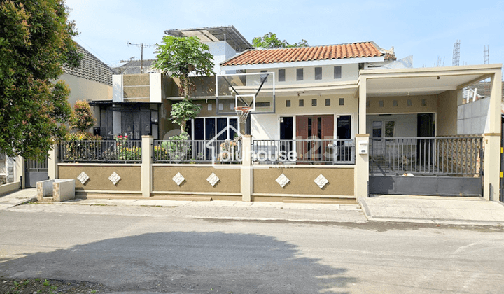 Rumah 3 Kamar Siap Huni Dekat Universitas di Bunga-Bunga Malang