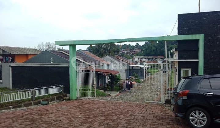 Rumah Siap Huni Asri di Cluster Strategis Kota Bogor. Banyak Juga Dijadikan Investasi Kontrakan. Hanya 1,4Km Dari Stasiun Bogor, 1,2Km ke Rs Ummi, 1,3M Dari Pasar. Jalanan Aspal, Bebas Banjir. Dilalui Angkot