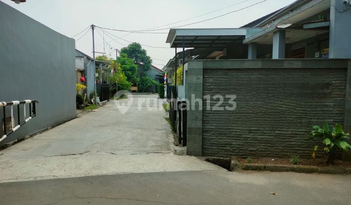 Lokasi super strategis, harga super murah. Rumah siap huni secondary SHM dalam cluster di Parung. Dekat pasar parung, dekat jalan raya , dekat ke sawangan dekat, ke toll pun relatif dekat. Rumah dekat ke pinggir jalan raya utama