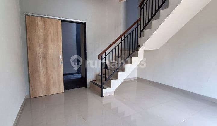 Rumah 2 Lantai Cluster SHM Eksklusif Cantik, Konsep Industrialis Pondok Aren Tangsel. Dekat Akses Tol Perigi dan Bintaro Graha Raya. 10 Menit Rs Pondok Indah Bintaro 10 Menit Pasar Modern Bintaro 15 Menit Stasiun Jurangmangu