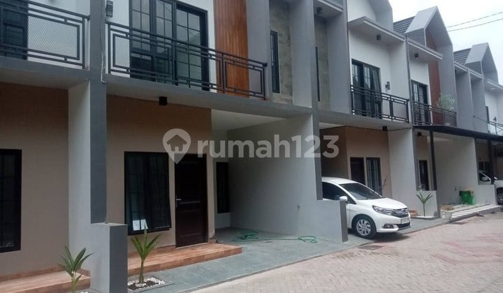 Rumah Baru Shm - Sertifikat Hak Milik, Cimanggis, Kota Depok . Lokasi 300meter Dari Pintu Tol Cijago, Tersedia Unit Ready Siap Huni, Yang Dekat Dengan Berbagai Fasilitas Umum Dan Transportasi